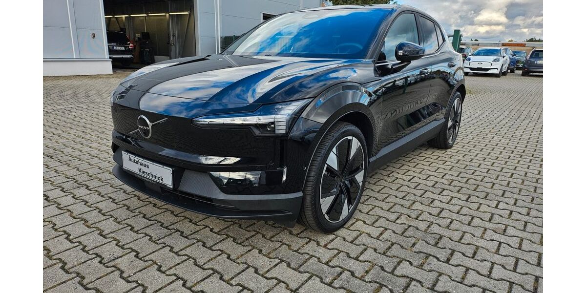 Volvo EX30 4.402 km 37.990 € Hoyerswerda 02977