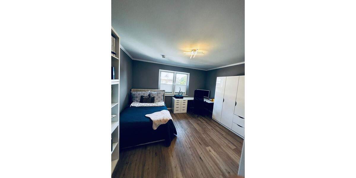 Etagenwohnung Uetersen - 3 Zimmer, 93 m&sup2;, 1.350&euro; | Angebot:24992347