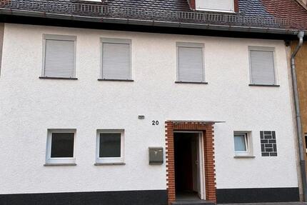 Haus Cornberg - 5 Zimmer, 110 m&sup2;, 799&euro; | Angebot:27620667
