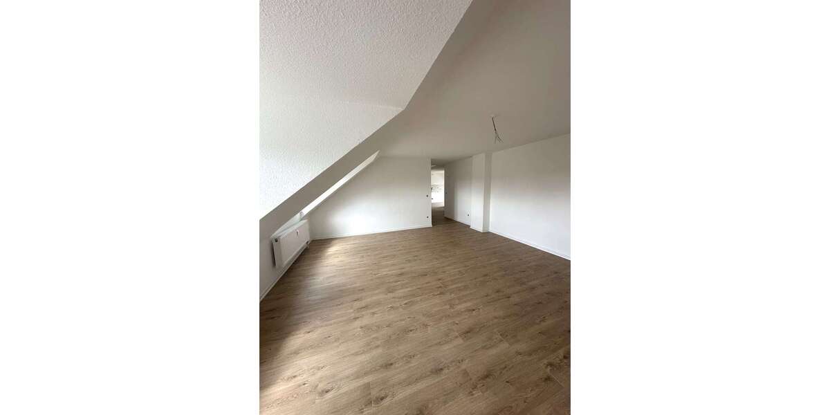 ++Erstbezug nach Sanierung - Ihre neue Dachgeschosswohnung++ 3 zimmer