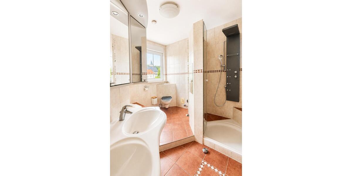 Etagenwohnung Kalbach - 7 Zimmer, 170 m&sup2;, 1.000&euro; | Angebot:26665471