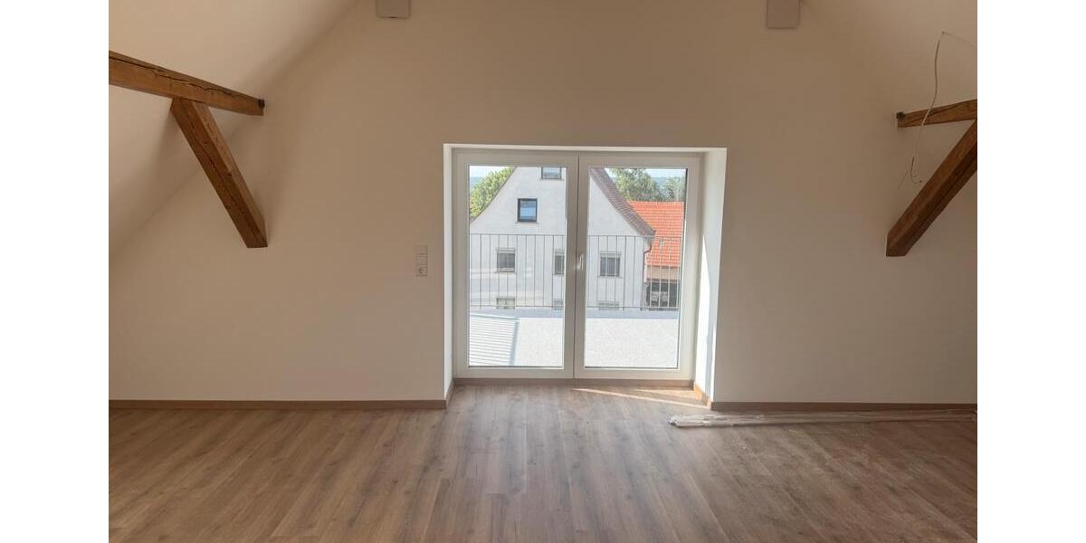 Dachgeschoßwohnung Emerkingen - 3 Zimmer, 95 m&sup2;, 950&euro; | Angebot:26697086