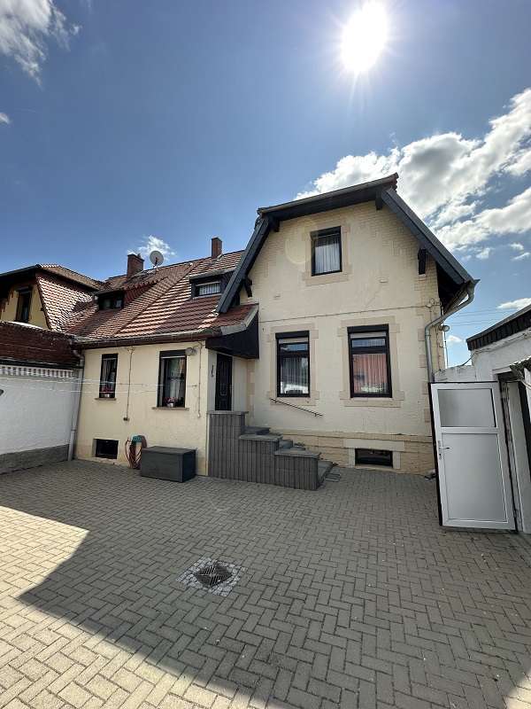 Haus zum Kaufen in Bernburg 108.500 € 120 m²