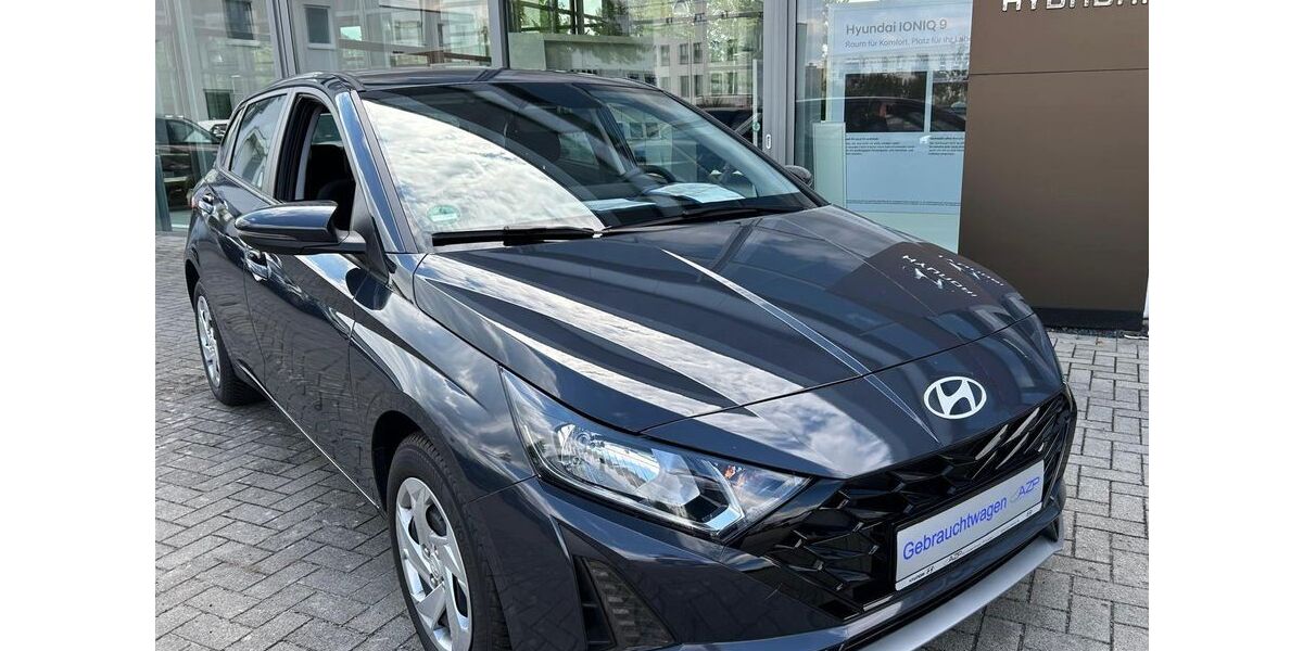 Hyundai i20 7.912 km 18.280 &euro; Lübeck 23562