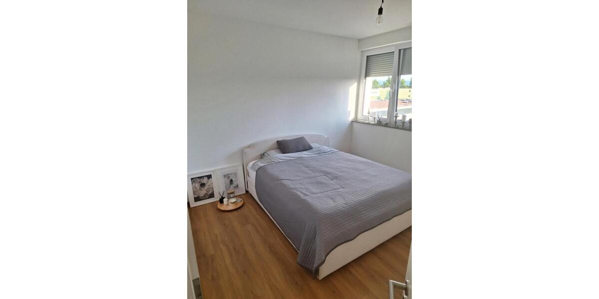 Etagenwohnung Pfinztal - 3 Zimmer, 92 m&sup2;, 1.550&euro; | Angebot:24714897