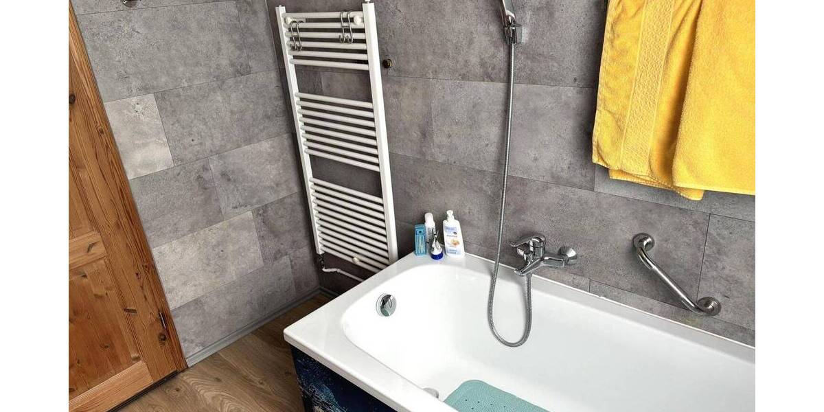 Einfamilienhaus Bergen - 5 Zimmer, 150 m&sup2;, 175.000&euro; | Angebot:25674280