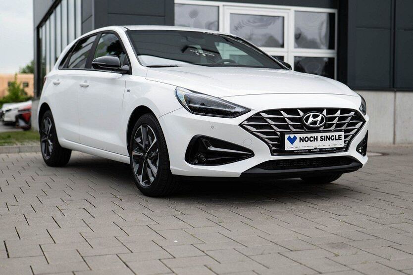 i30