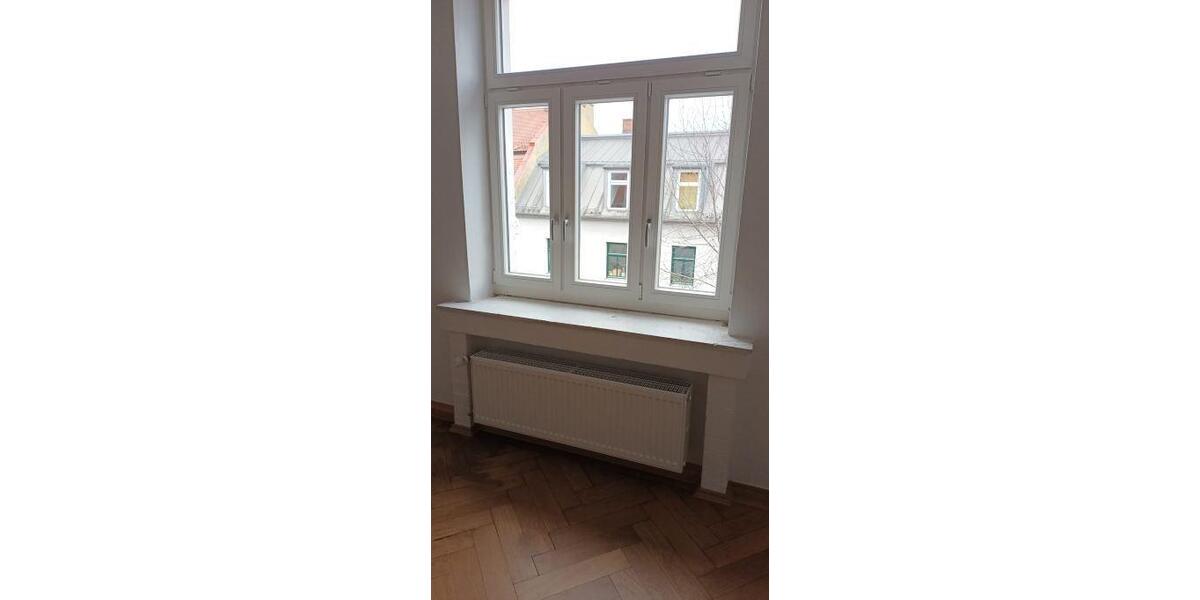 Dachgeschoßwohnung München Schwanthalerhöhe - 1 Zimmer, 100 m&sup2;, 750&euro; | Angebot:25959532