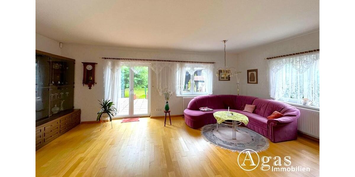 möbliertes Einfamilienhaus mit ca. 180 m² Wohnfläche, 6 Zimmern und Pool in Ahrensfelde 6 zimmer