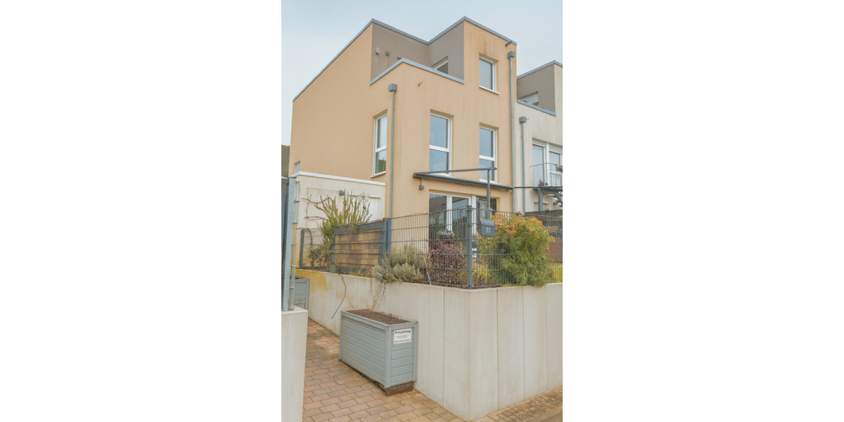 Reihenhaus Rastatt - 5.5 Zimmer, 147 m&sup2;, 2.200&euro; | Angebot:24728095