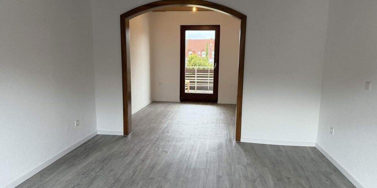 Großzügiges, frisch renoviertes Zweifamilienhaus mit Garten - Plankstadt 8 zimmer