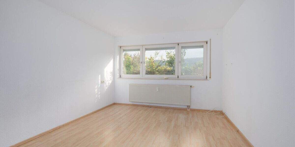 Etagenwohnung Neuenbürg - 2 Zimmer, 68 m&sup2;, 170.000&euro; | Angebot:24860392