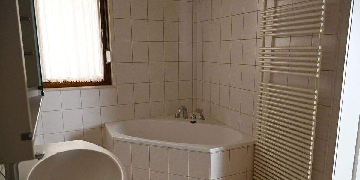 Einfamilienhaus Bad Urach - 5 Zimmer, 143 m&sup2;, 375.000&euro; | Angebot:25804260