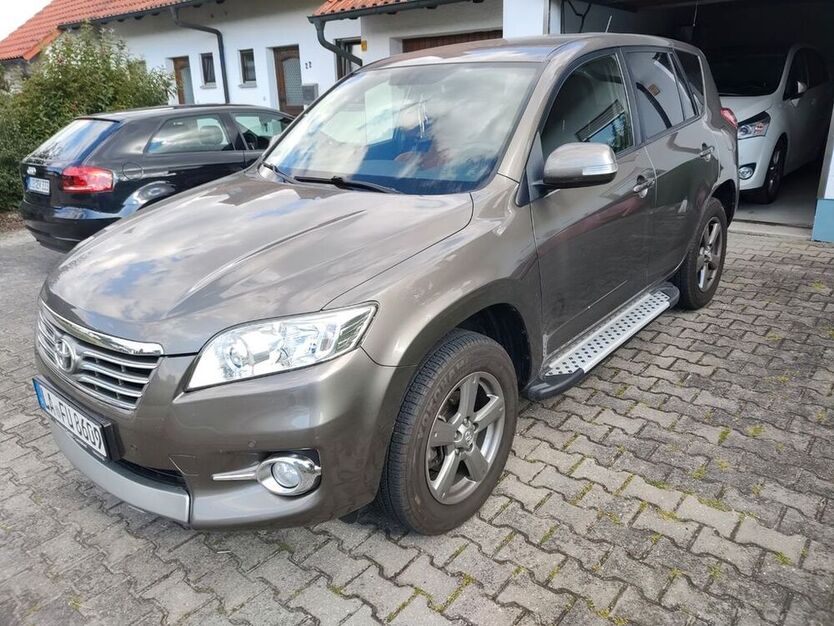 RAV 4