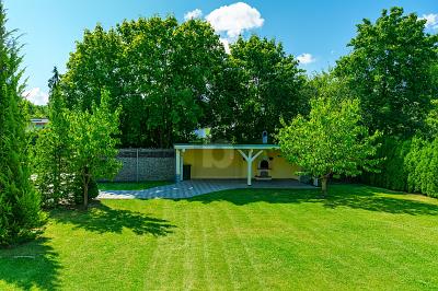 FAMILIENVILLA A+ 16,8 KWH RUHIG VIEL PLATZ