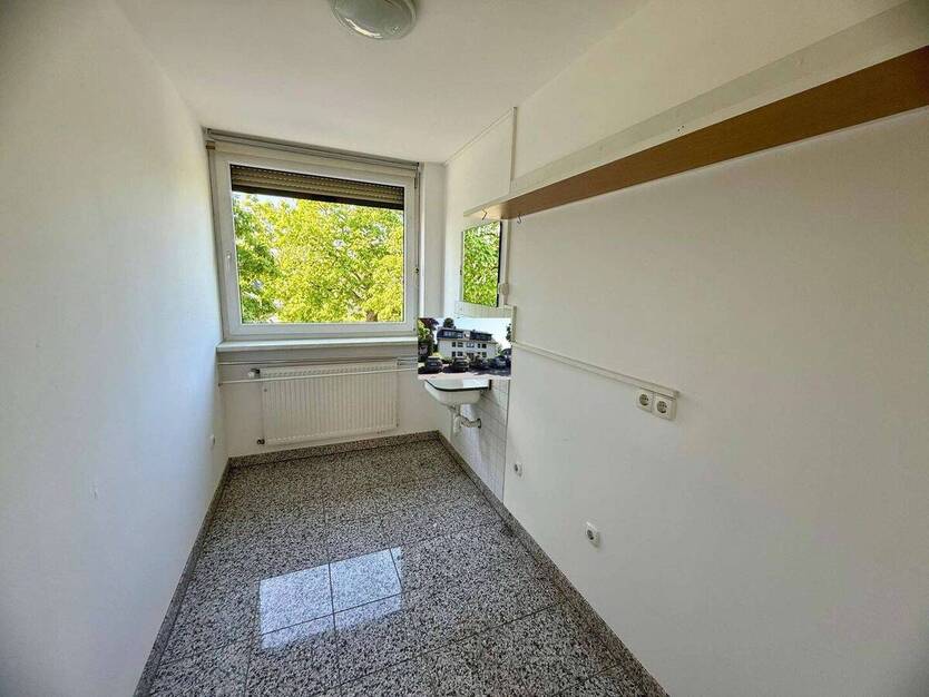 Solides MFH in Düsseldorf-Urdenbach zu verkaufen! zimmer