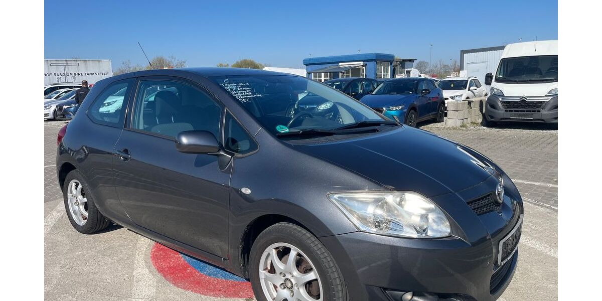 Toyota Auris 162.084 km 2.699 &euro; Mittenwalde 15749