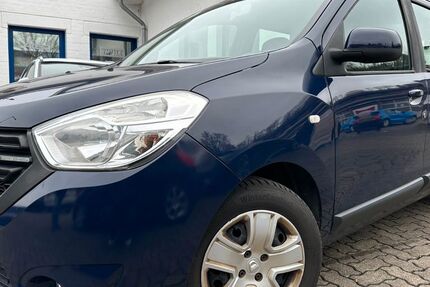 Dacia Lodgy 110.000 km 7.949 &euro; Gummersbach (Zwischen Toom Markt und ATU) 51645
