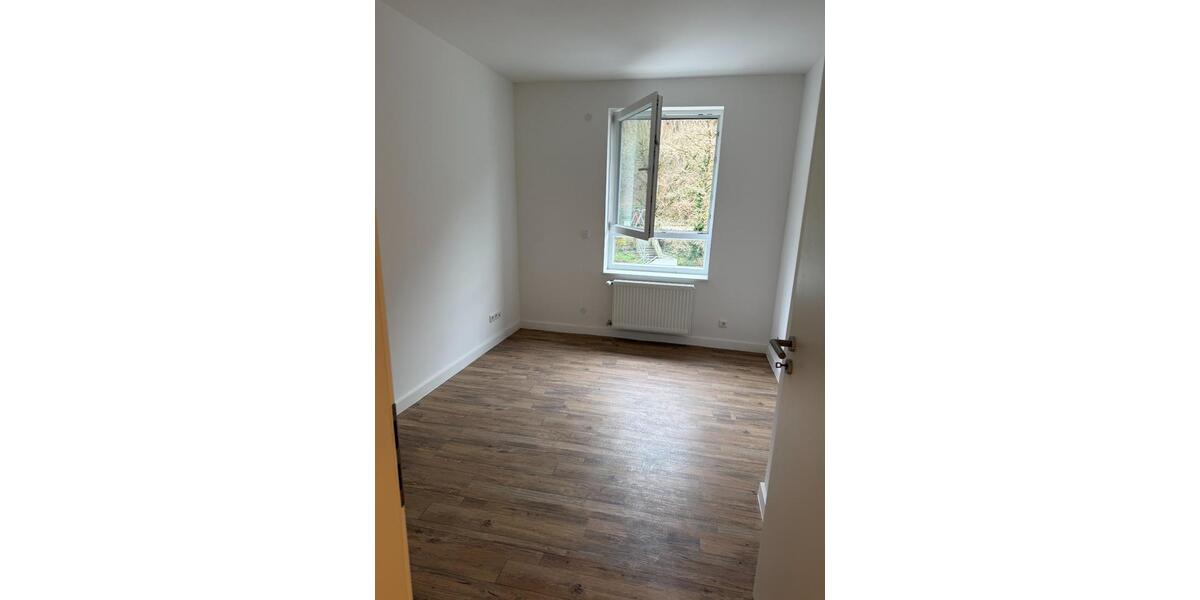 Reihenhaus Bensheim - 4 Zimmer, 120 m&sup2;, 1.800&euro; | Angebot:24710009