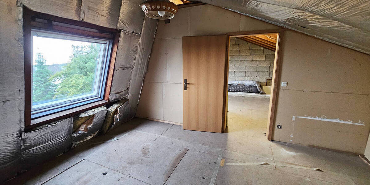 Gut vermietete 2-Zimmer-Dachgeschosswohnung mit Balkon u. Garage im Herzen von Burscheid 2 zimmer