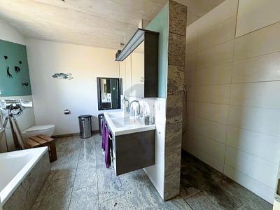 LÄNDLICHES WOHNEN MIT VIEL LICHT UND FREIHEIT - Zweifamilienhaus Neckarwestheim | Angebot:25929123