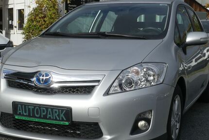 Toyota Auris 100.200 km 8.500 &euro; Dresden 01237