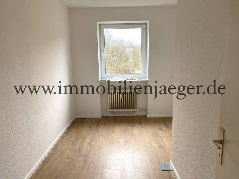 Fußnähe zum RKZ Farmsen - Modernsierte EckWohnung mit Balkon - Gäste-WC - Am Wanderweg Berner Au