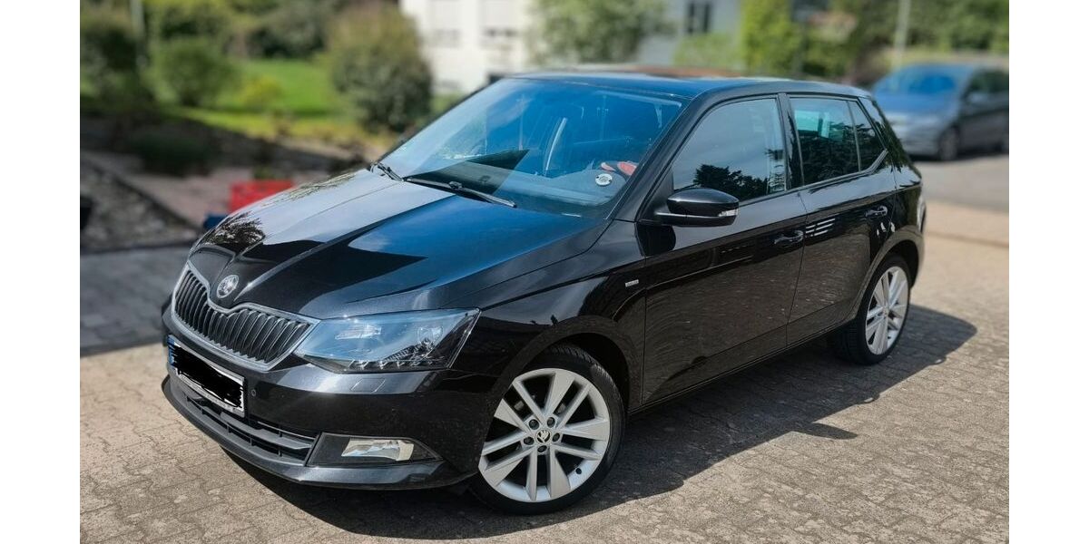 Skoda Fabia 129.000 km 8.200 &euro; Büdingen 63654