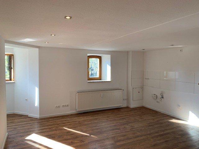 Etagenwohnung Pößneck - 2.5 Zimmer, 78 m&sup2;, 575&euro; | Angebot:26319722