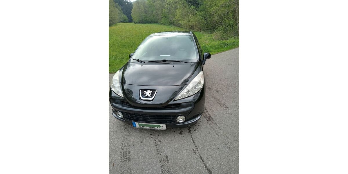 Peugeot 207 150.000 km 2.700 &euro; Gengenbach 77723