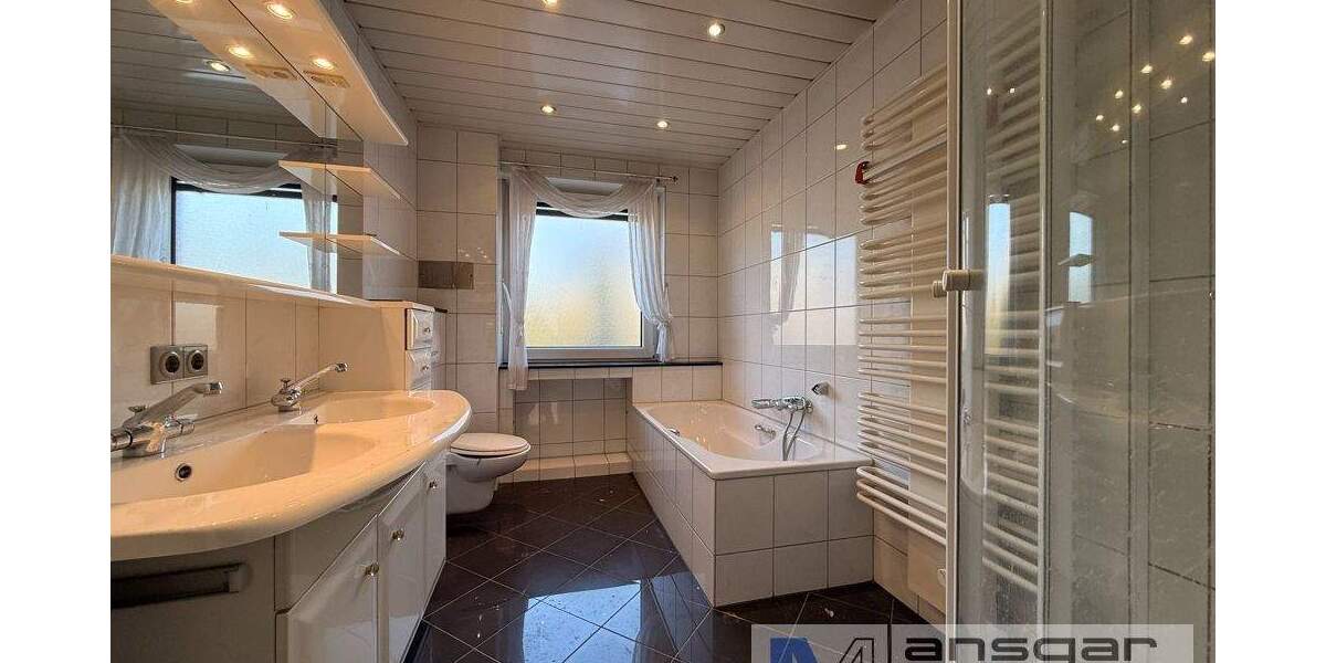 Mehrfamilienhaus, Wohnhaus Mönchengladbach / Heyden Rheydt - 6 Zimmer, 123 m&sup2;, 295.000&euro; | Angebot:24647464