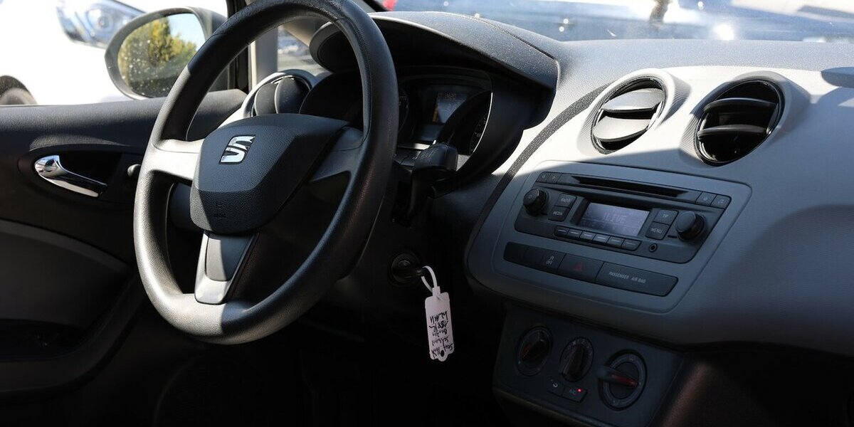 Seat Ibiza 1.4 Reference Salsa / KLIMA / SITZHEIZUNG 158.000 km 2.902 &euro; Hamm 59077