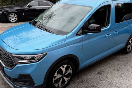 Ford Tourneo Connect 175.000 km 17.980 &euro; München 81827