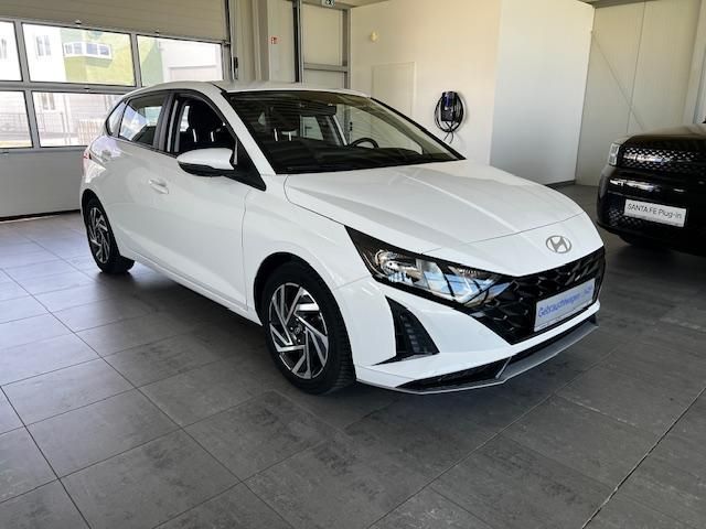 Hyundai i20 7.689 km 18.680 &euro; Lübeck 23562