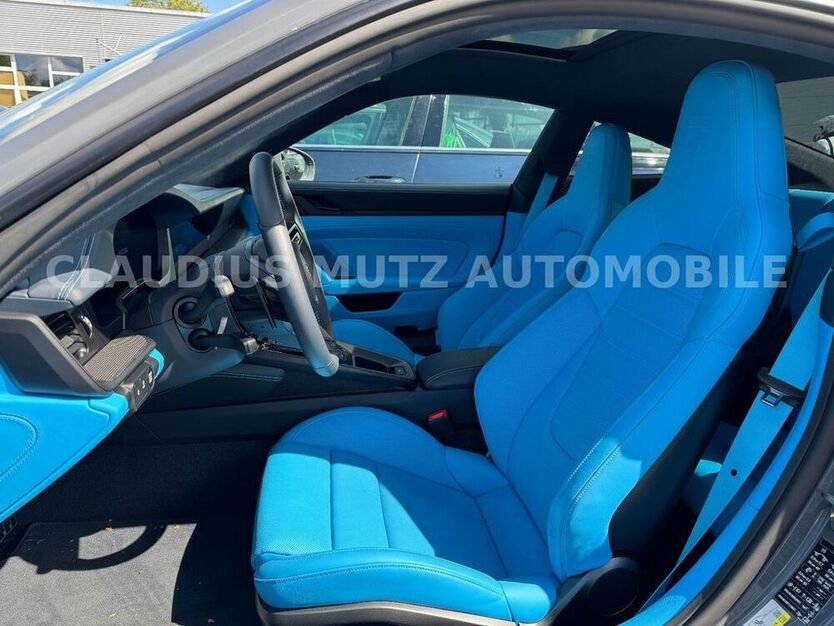 992