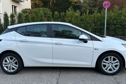 Opel Astra 98.800 km 9.100 &euro; München 81679