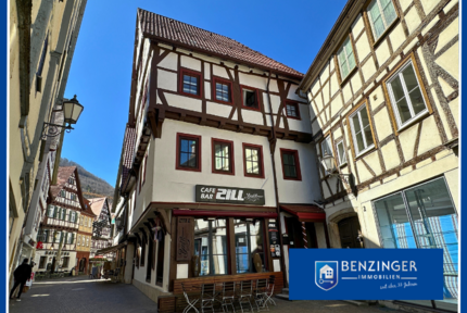 Haus zum Kaufen in Bad Urach 775.000 € 330 m²