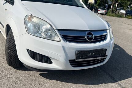 Opel Zafira 200.356 km 999 € München 81245