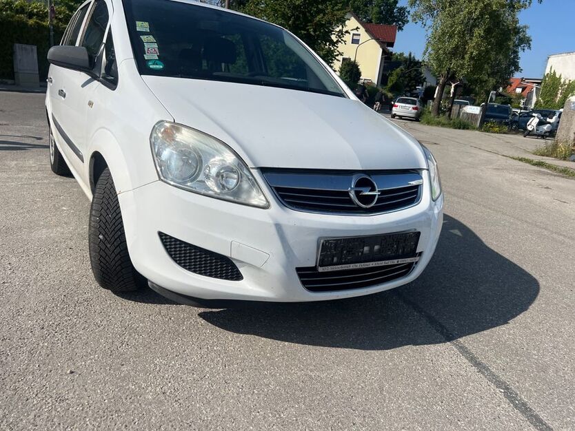 Opel Zafira 200.356 km 999 € München 81245