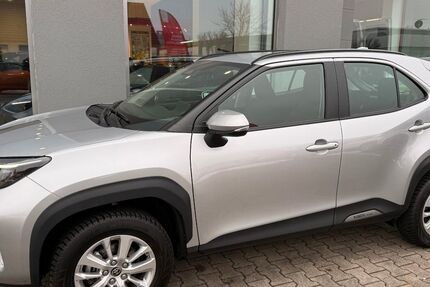 Toyota Yaris Cross 16.400 km 23.999 &euro; Königsbrunn / Augsburg 86343