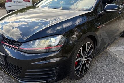 VW Golf 71.511 km 17.490 € Völklingen 66333