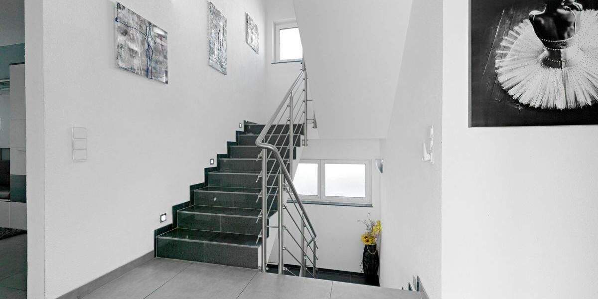 Einfamilienhaus Laupheim - 8 Zimmer, 255 m&sup2;, 1.199.000&euro; | Angebot:23482006