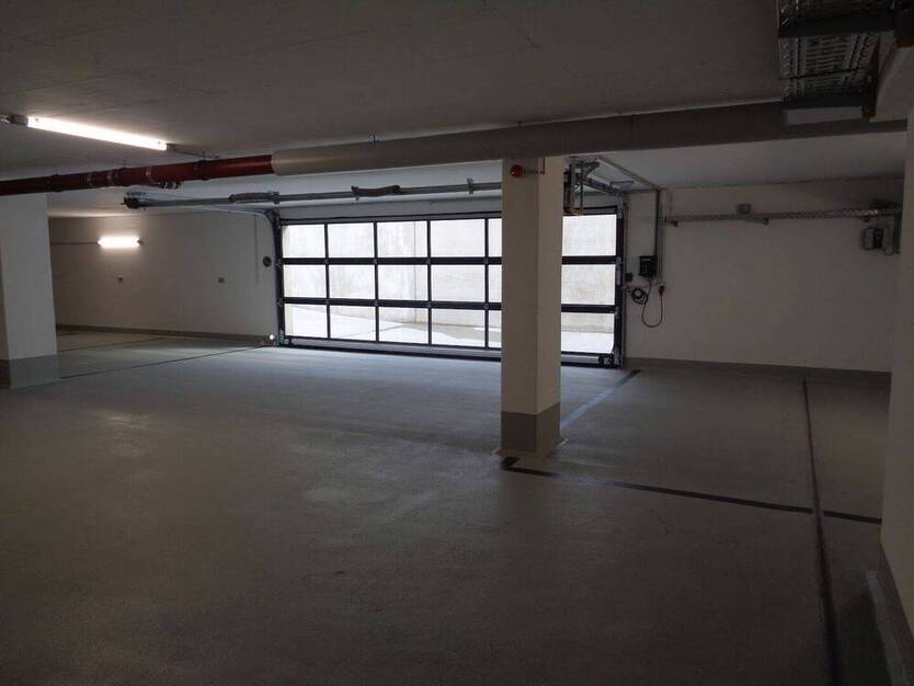 Helle 2-Zimmer-Wohnung mit Terrasse, moderne Neubau-Ausstattung mit Echtholzparkett + Einbauküche
