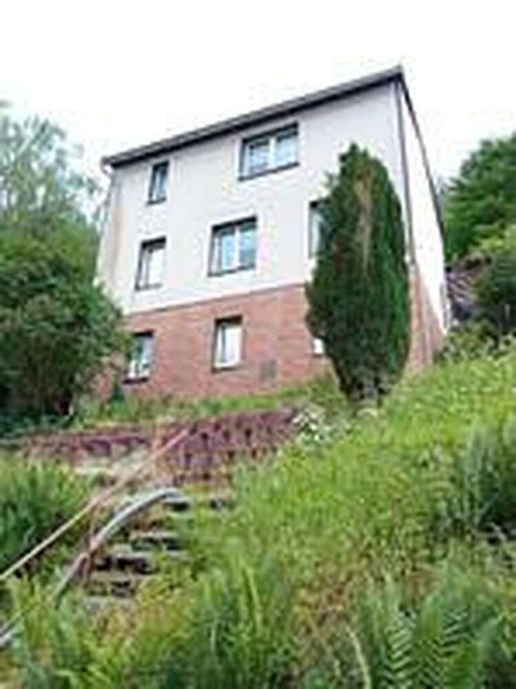 Haus zum Kaufen in Lauscha 45.000 € 110 m²