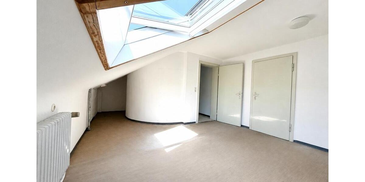 Einfamilienhaus Pfullingen - 8 Zimmer, 179 m&sup2;, 576.000&euro; | Angebot:26757139