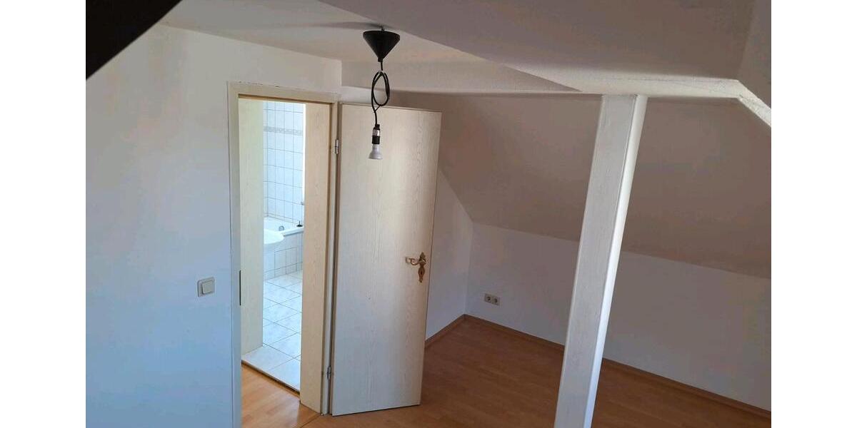 Etagenwohnung Bad Salzungen - 3 Zimmer, 78 m&sup2;, 420&euro; | Angebot:26670711