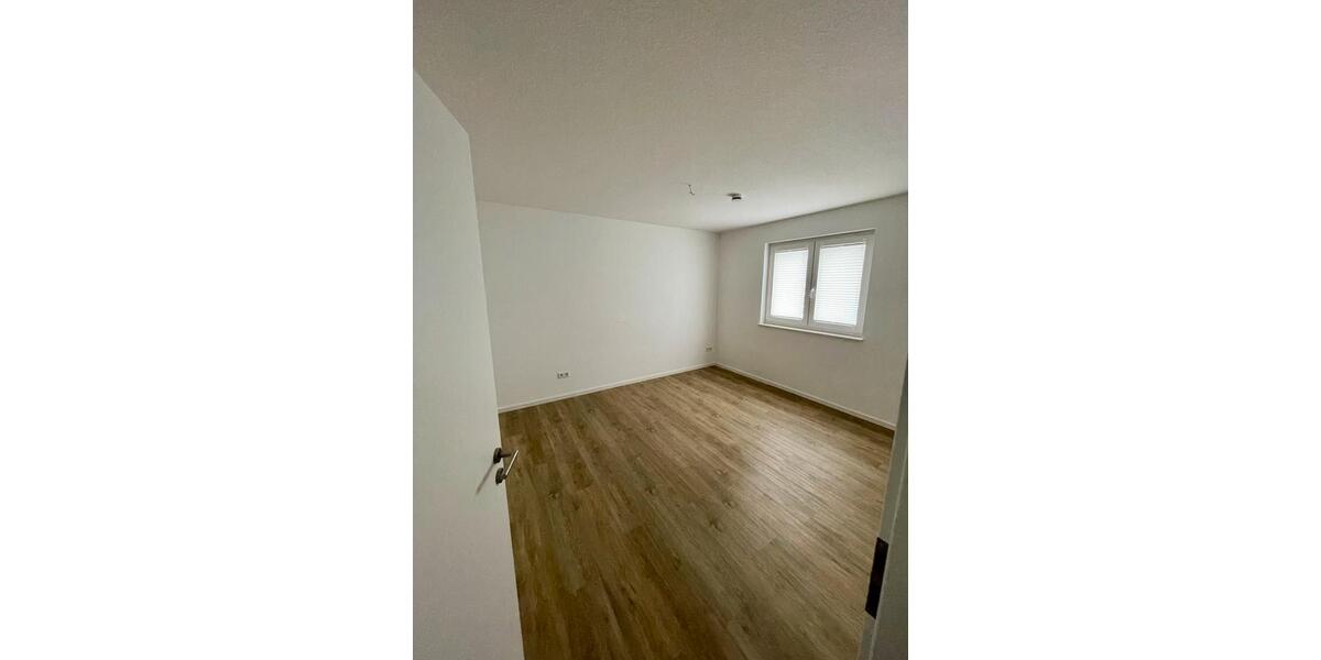 Erdgeschoßwohnung Hiddenhausen - 4.5 Zimmer, 107 m&sup2;, 379.000&euro; | Angebot:24611480
