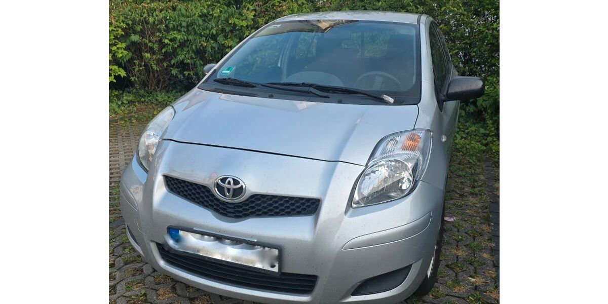 Toyota Yaris 170.400 km 2.100 &euro; Magdeburg 39116