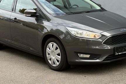 Ford Focus 97.000 km 5.900 &euro; Reutlingen 72766