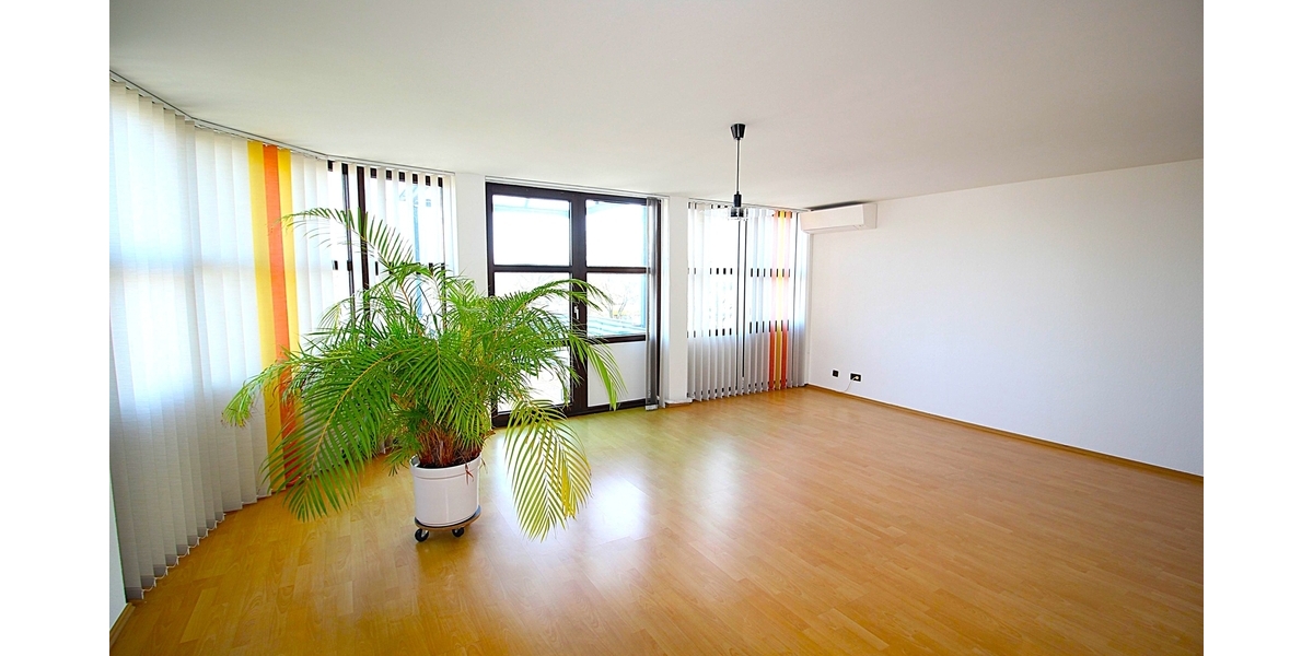 Bezugsfreie, barrierearme und frisch renovierte 2 Zimmer ETW mit Terrasse, Aufzug und TG-Stellplatz. - Etagenwohnung Sankt Augustin | Angebot:26777828